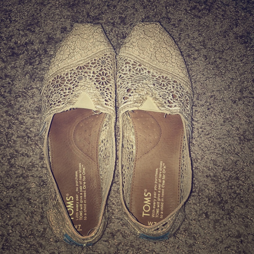 Cream Crochet Toms